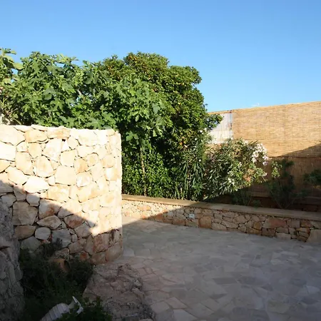 Tenuta Zahir * مارينا دي مانكافيسا